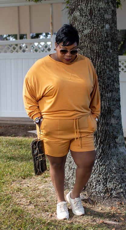 OVERSIZE PLUS MUSTARD SHORT SET