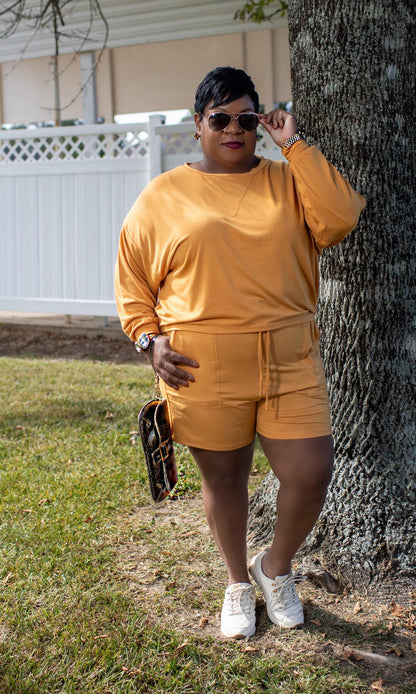 OVERSIZE PLUS MUSTARD SHORT SET