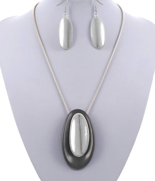 THE SHADOW SILVER NECKLACE SET