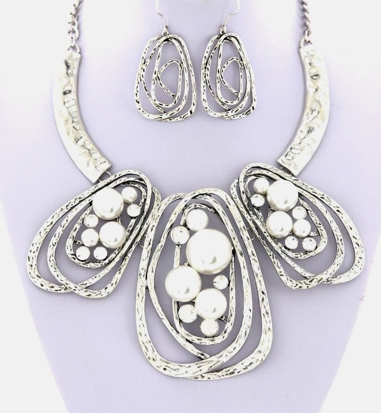 SILVER & PEARL NECKLACE SET