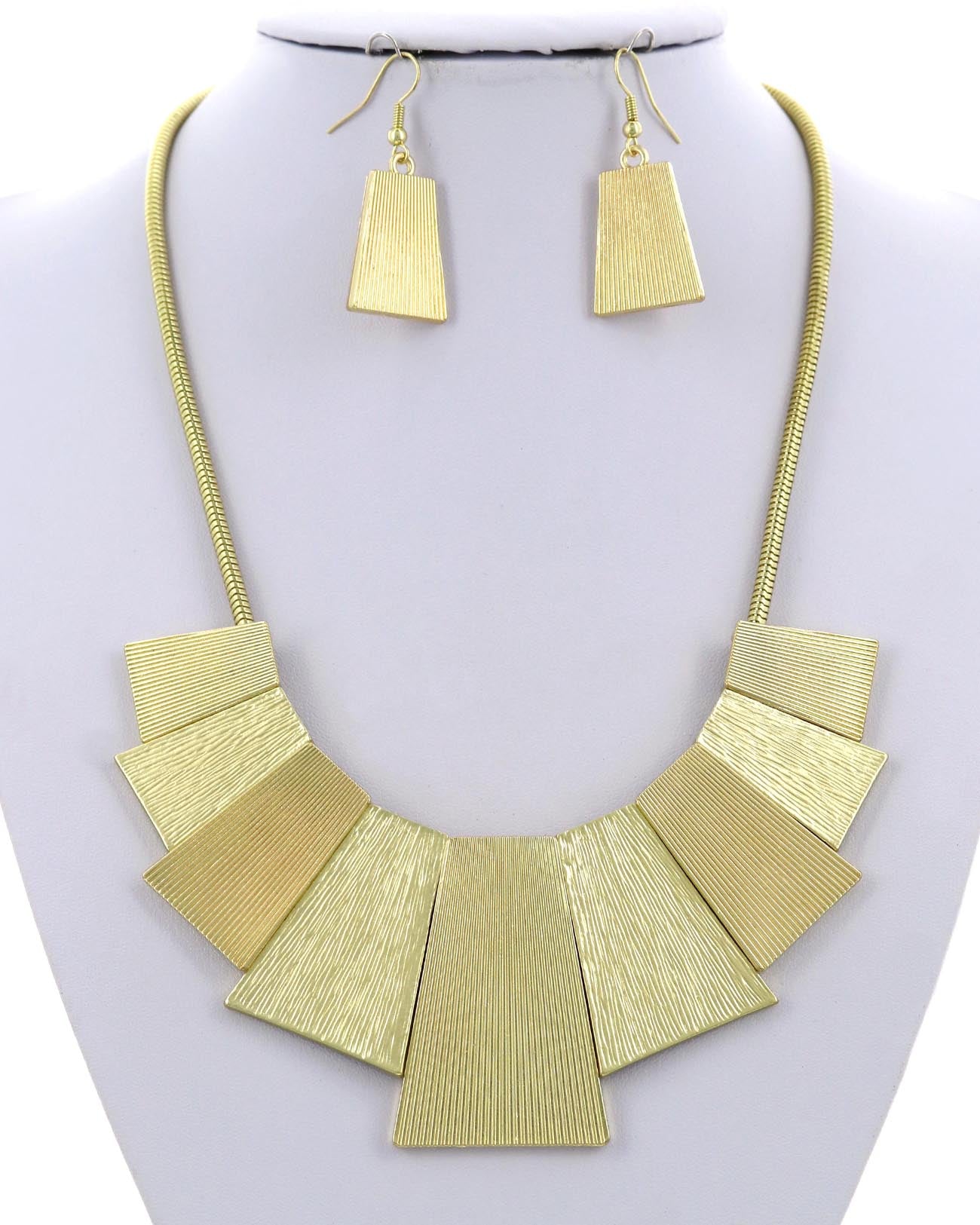 METAL GRADUATING NECKLACE AND EARRING SET